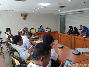 Fahri Terima Perwakilan Dokter, Bahas Kecurigaan Petugas KPPS Meninggal Fahri Terima Perwakilan Dokter, Bahas Kecurigaan Petugas KPPS Meninggal