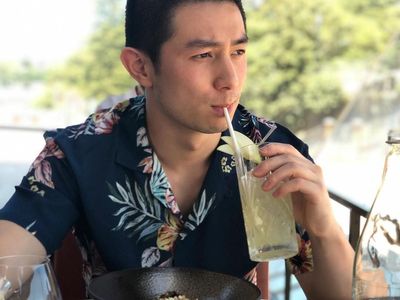 Gantengnya Reynold Poernomo, Adik Chef Arnold yang Doyan Gelato