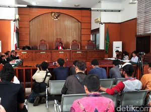 Video: Sidang Praperadilan Rommy Digelar Setelah 2 Minggu Ditunda Video: Sidang Praperadilan Rommy Digelar Setelah 2 Minggu Ditunda