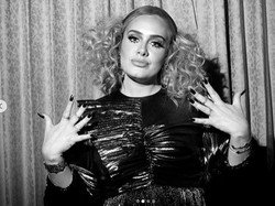 Adele Resmi Gugat Cerai Simon Konecki