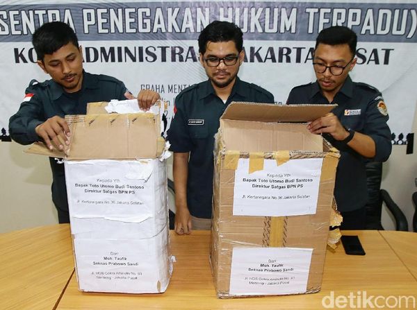 Begini Penampakan Kardus Berisi Ribuan Form C1