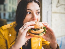 7 Hal Sepele yang Bikin Berat Badan Kamu Naik Saat Diet