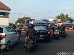 Awas..! Terobos Palang Pintu KA di Madiun akan Didenda Rp 750 Ribu