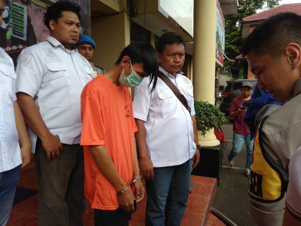 Video Duka Ibu yang Bayinya Tewas Dianiaya Ayah Sendiri Video Duka Ibu yang Bayinya Tewas Dianiaya Ayah Sendiri