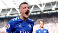 Jamie Vardy mendampingi Ayew di posisi striker. Pemain Leicester itu bikin hat-trick. (Foto: Andrew Boyers/Reuters)