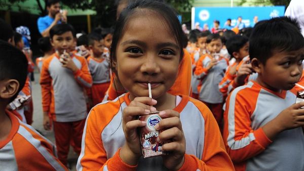 Sebarkan Kebaikan Susu di Peringatan Hardiknas