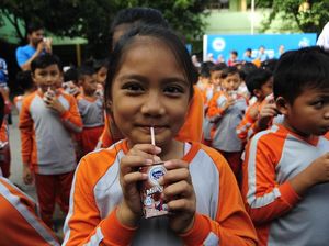 Sebarkan Kebaikan Susu di Peringatan Hardiknas