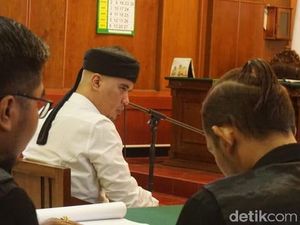 Ahmad Dhani Bacakan Terjemahan Surat An Nisa 148 di Sidang Pledoi