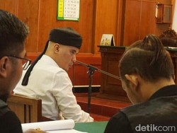 Ahmad Dhani Bacakan Terjemahan Surat An Nisa 148 di Sidang Pledoi