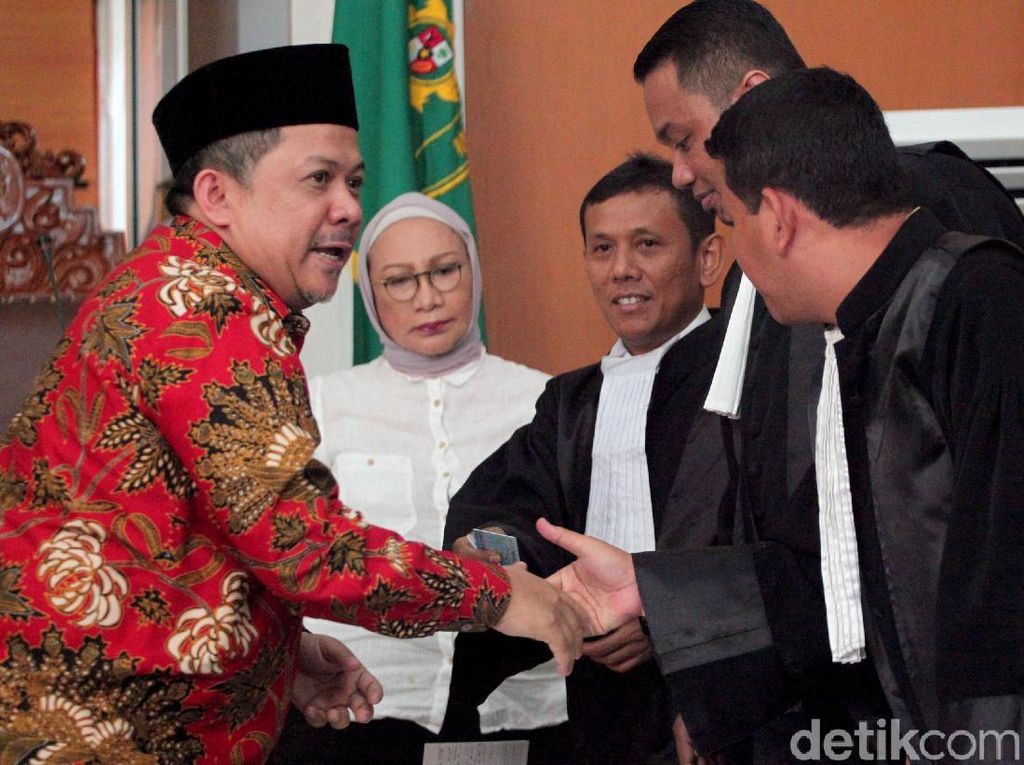 Ratna Sarumpaet Mengaku Bohong, Fahri Hamzah Anggap Semuanya Selesai Ratna Sarumpaet Mengaku Bohong, Fahri Hamzah Anggap Semuanya Selesai