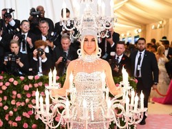 Sempat Musuhan, Kini Taylor Swift dan Katy Perry Saling Dukung