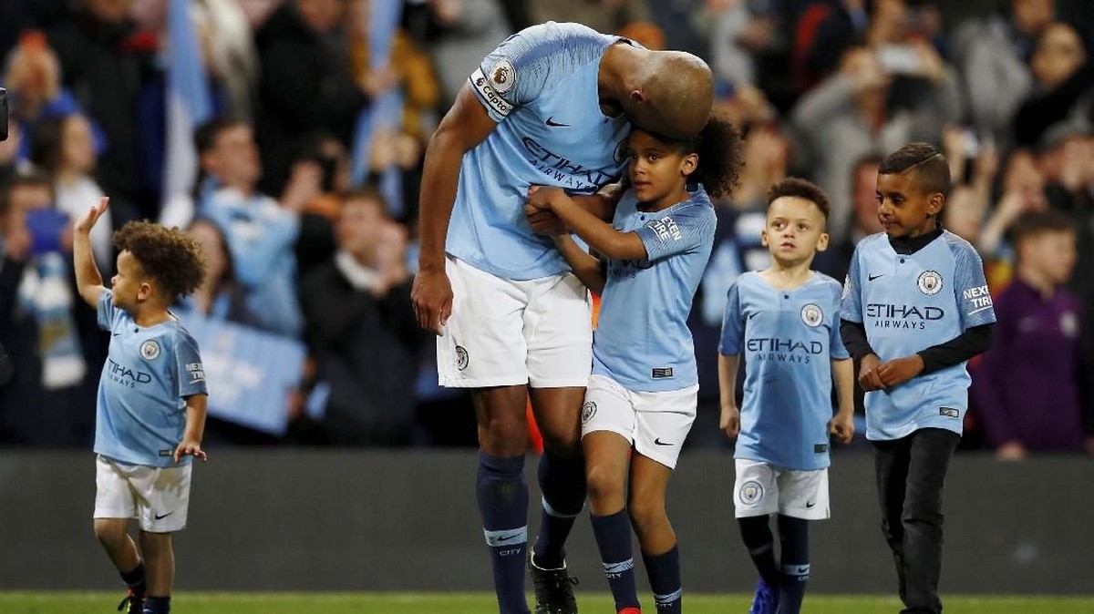 Vincent Kompany lebih dri sekadar kapten untuk Manchester City (Action Images via Reuters/Jason Cairnduff)