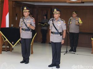 Kombes Pol Sandi Nugroho Resmi Jabat Kapolrestabes Surabaya Kombes Pol Sandi Nugroho Resmi Jabat Kapolrestabes Surabaya