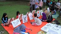 Asyiknya Anak-anak SD Ngabuburit dengan Melukis