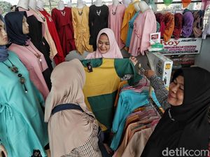 Penjualan Pakaian Muslim Naik 15% di Bulan Ramadhan Penjualan Pakaian Muslim Naik 15% di Bulan Ramadhan
