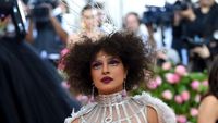 Penampilan Priyanka Chopra Tak Dikenali di Met Gala, Disamakan dengan Badut