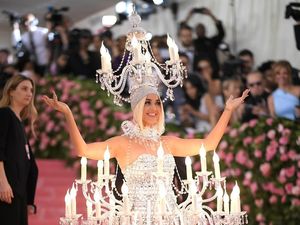 Tom Ford Kritik Keras Penampilan Artis di Met Gala: Seperti Pesta Kostum Tom Ford Kritik Keras Penampilan Artis di Met Gala: Seperti Pesta Kostum