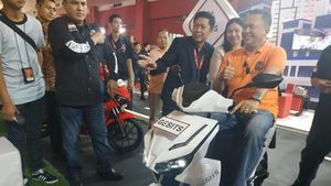 Bamsoet Naksir Gesits, Langsung Pesan 1 Warna Kuning
