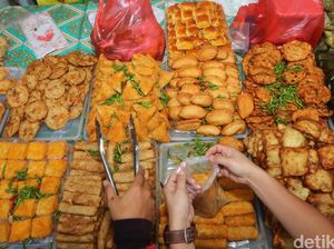 Nggak Harus ke Sumbar, Yuk Berburu Takjil Khas Minang di Pasar Senen!