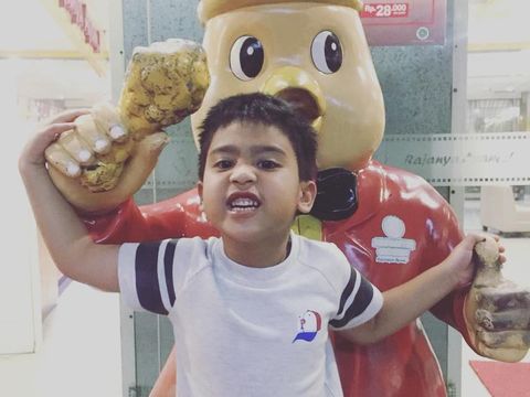 Kiat Ustaz Solmed Melatih Anak Sulungnya Berpuasa
