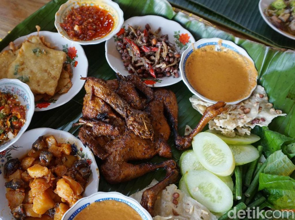 Legendaris! 5 Tempat Makan Ini Jadi Langganan Presiden Jokowi Legendaris! 5 Tempat Makan Ini Jadi Langganan Presiden Jokowi