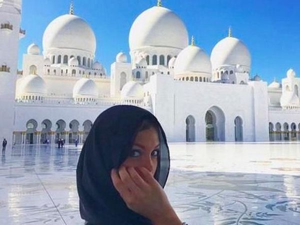 Foto: Masjid Agung Sheikh Zayed dan Artis-artis Cantik Dunia