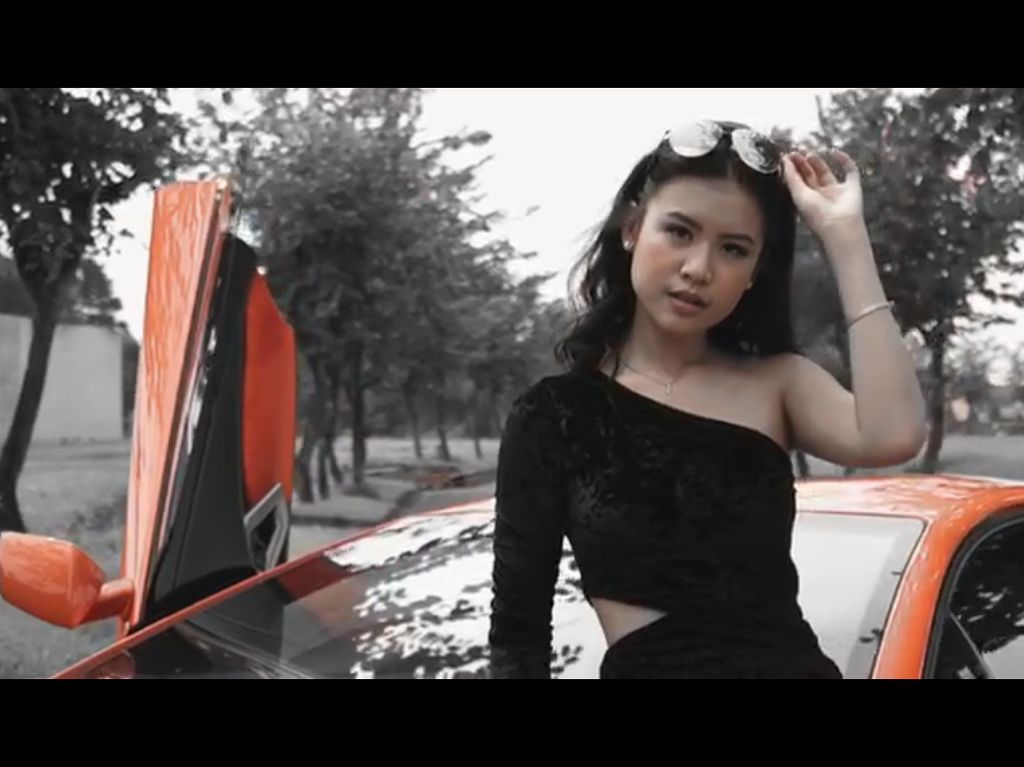 Viral Undangan Ultah ke-17 Crazy Rich Surabayan, Eksis Naik Lamborghini Viral Undangan Ultah ke-17 Crazy Rich Surabayan, Eksis Naik Lamborghini