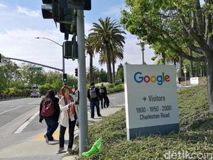 Ngabuburit di Markasnya Mbah Google