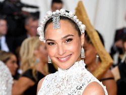 Gal Gadot Tak Mau Pakai Jet Pribadi Demi Selamatkan Lingkungan