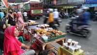 Serunya Berburu Takjil di Sungai Bambu Jakut