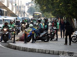 Menengok Sulitnya Kehidupan Driver Ojol