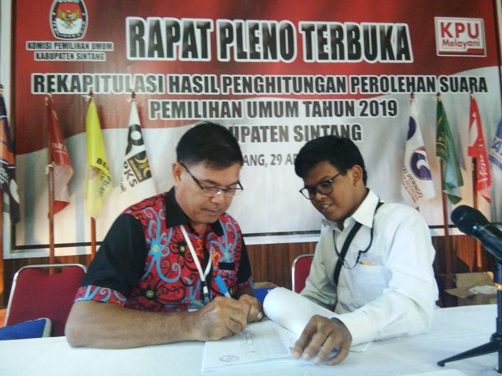 Ketua DMI Sintang Bersyukur Pleno Pemilu 2019 Berjalan Kondusif Ketua DMI Sintang Bersyukur Pleno Pemilu 2019 Berjalan Kondusif