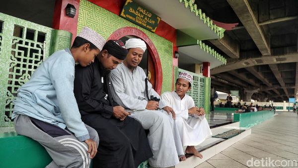 Potret Masjid dengan Nuansa Tionghoa di Indonesia