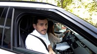 Apakah Iker Casillas bakal bermain lagi? Soal yang satu ini, kiper Spanyol saat jadi juara dunia 2010 itu belum bisa memastikannya. Casillas fokus pada pemulihan. (REUTERS/Rafael Marchante)
