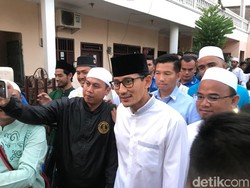 Bukber di Jaktim, Sandiaga Diteriaki Papa Online