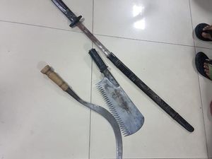 Polisi Tangkap 7 Anggota Gengster Konvoi Bawa Senjata Tajam di Cakung