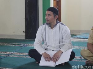 Ustaz Aep, Disabilitas Netra yang Cetak Ratusan Hafiz di Cimahi
