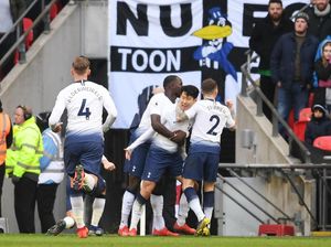 Tottenham Sambangi Ajax Tanpa Ada Beban