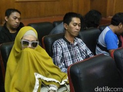 Ahmad Dhani Sudah di Rutan Cipinang, Mulan Jameela Kapan Jenguk?