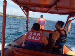 Selfie di Tebing Dream Beach Nusa Penida, WN India Hilang Tersapu Ombak