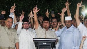 Melihat Lagi Momen Deklarasi Kemenangan Prabowo, Ada Setan Gundulnya?