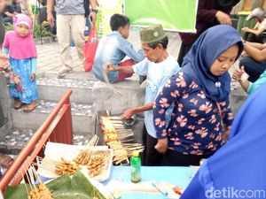 Kenyal Gurih Sate Susu di Pasar Ramadhan Kampung Jawa