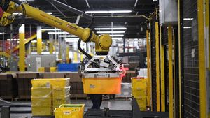 Ancaman Robot di Gudang Toko Online Terbesar Dunia