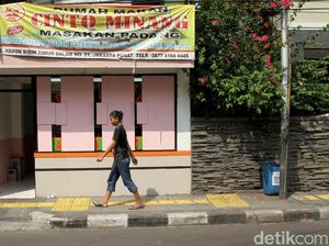 Warung Makan Pinggir Jalan di Kota Bekasi Wajib Take Away Selama Masa PSBB