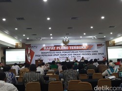 Rekap Suara Provinsi Jatim, KPU Temukan Data Pemilih Tak Sinkron