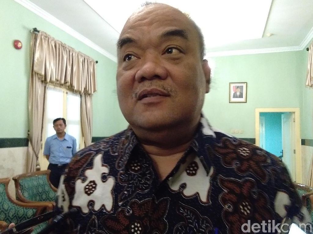 Wagub DIY Imbau Masyarakat Sabar Tunggu Hasil Rekapitulasi KPU Wagub DIY Imbau Masyarakat Sabar Tunggu Hasil Rekapitulasi KPU