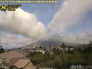 Gunung Sinabung Erupsi Lagi