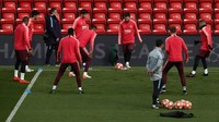 Lionel Messi menjadi sorotan di laga ini. Pada leg pertama, penyerang Argentina itu mencetak dua gol dalam kemenangan 3-0 di Camp Nou. (Foto: Jan Kruger/Getty Images)