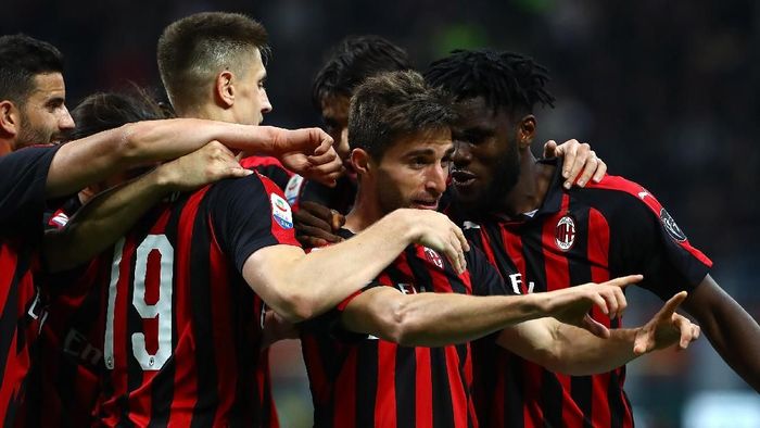 AC Milan dicoret dari Liga Europa musim depan karena melanggar FFP. (Foto: Marco Luzzani/Getty Images) AC Milan dicoret dari Liga Europa musim depan karena melanggar FFP. (Foto: Marco Luzzani/Getty Images)