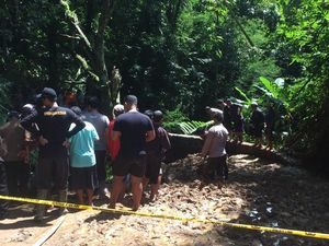 Total Ada 2 Petani yang Tewas Tertimbun Jembatan Ambrol di Tabanan Bali Total Ada 2 Petani yang Tewas Tertimbun Jembatan Ambrol di Tabanan Bali